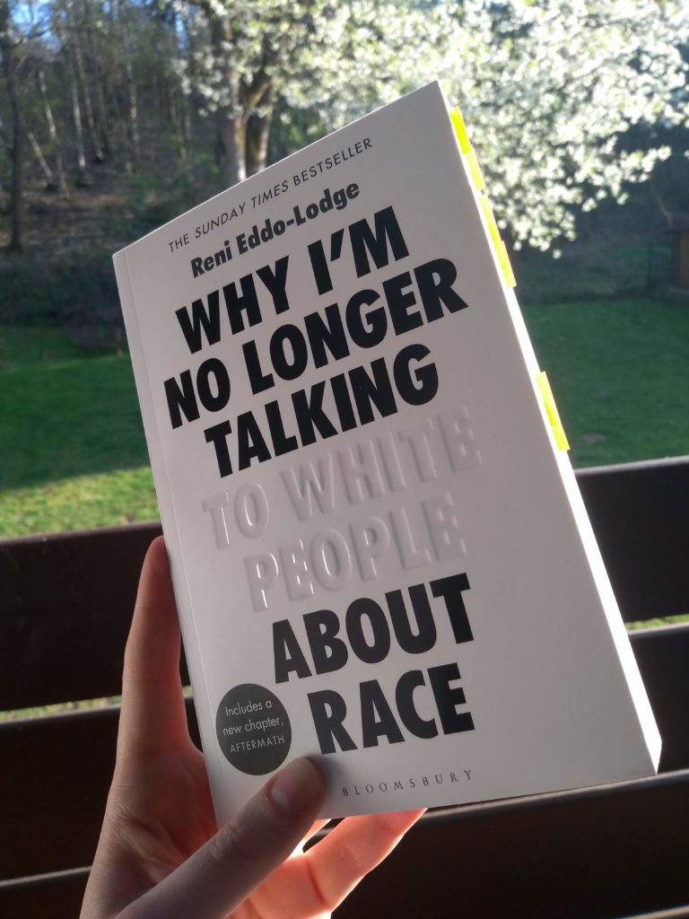 „Warum ich nicht länger mit Weißen über Hautfarbe spreche“ – Reni Eddo-Lodge Warum ich nicht länger mit Weißen über Hautfarbe spreche